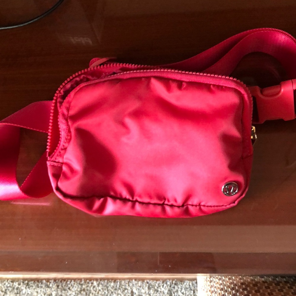 Lululemon waist bag